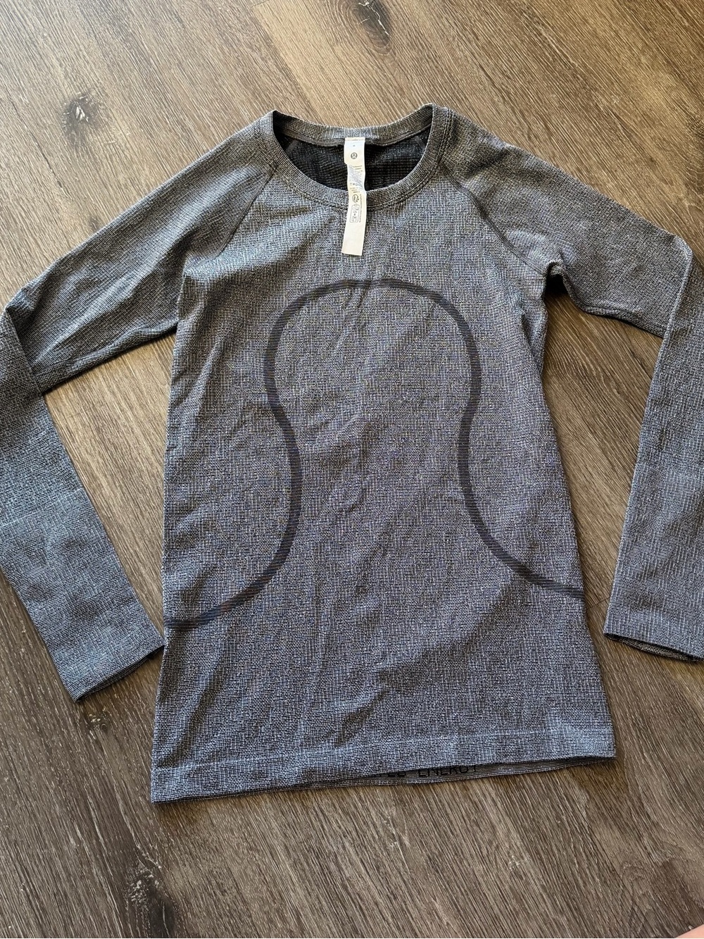 lululemon athletica Gray Seamless Long-Sleeve Performance Top - Picture 3 of 10